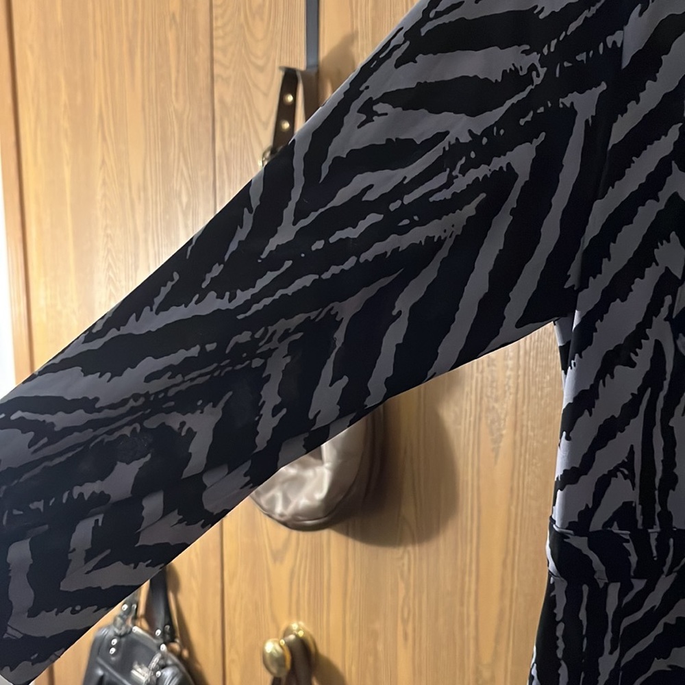 Dress - Picture 4 of 6